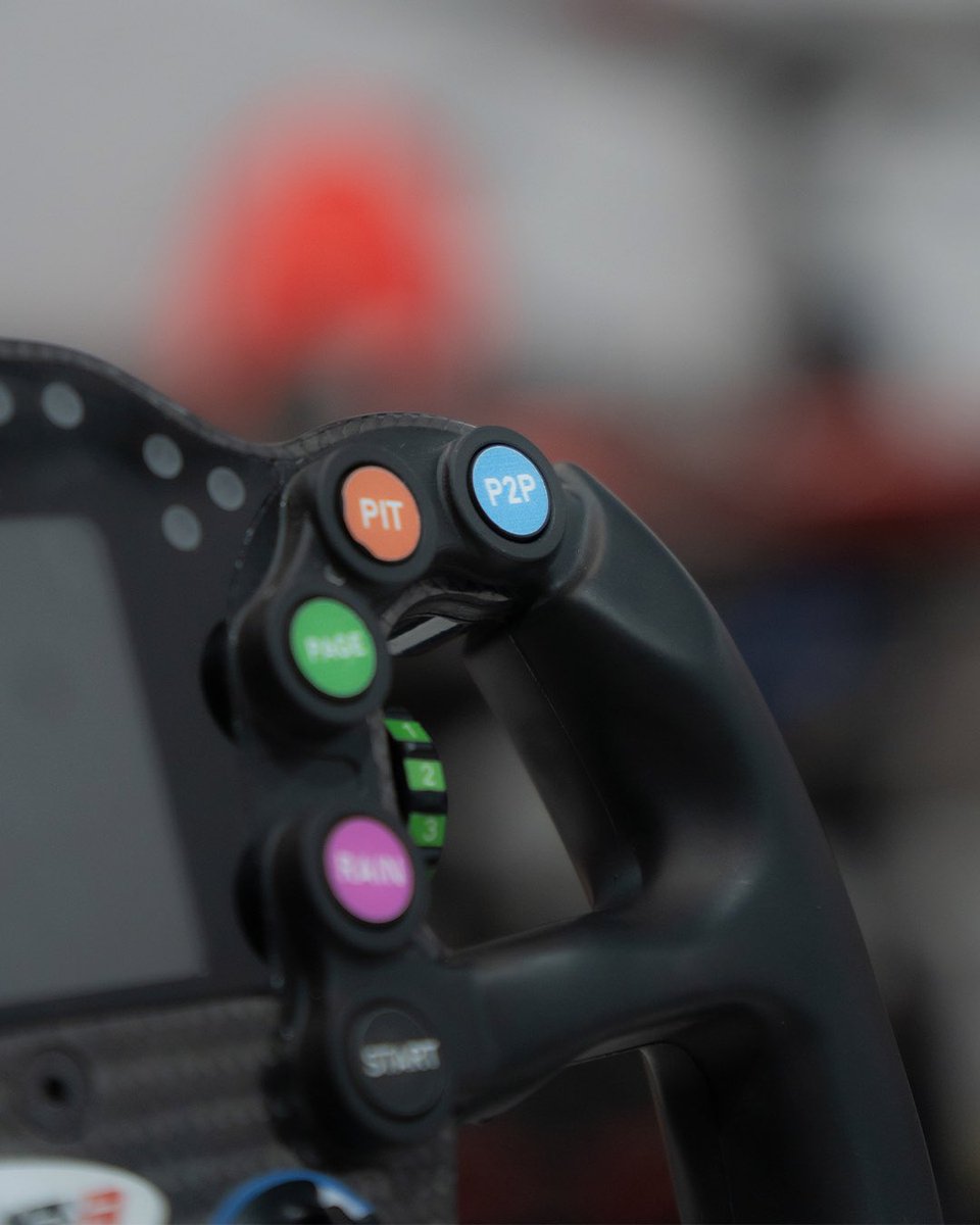 The new Bosworth steering wheel for <a href="/Eurocup_3/">EuroCup-3</a> , can’t wait to see our drivers get their hands on it 🤩🎮

#Drivexteam #Drivex #EC3