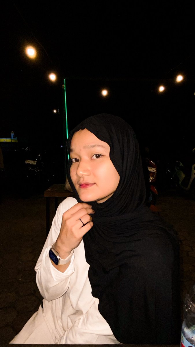 ; tweet media