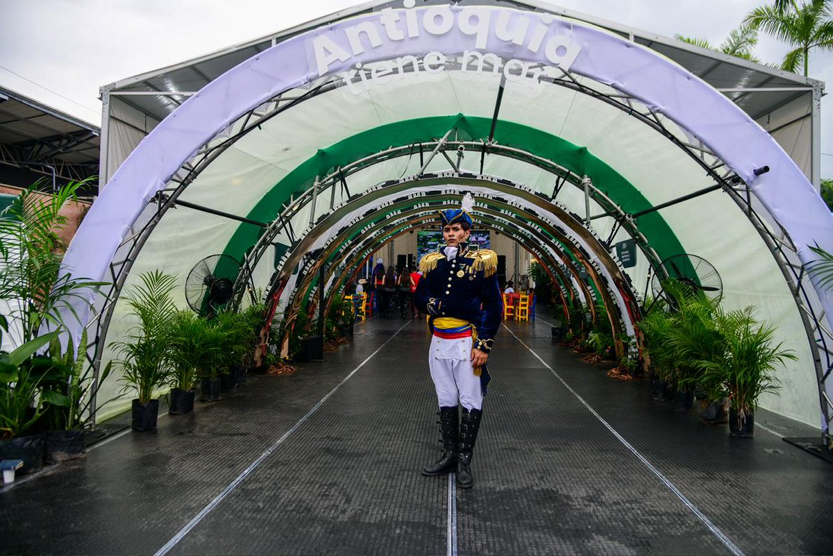 En Expo Maloca, Villavicencio, ACTIVA operó una parte estratégica del escenario donde Antioquia se encontró con el país.
Garantizamos que lo público funcione, se cuide y se viva.
Porque ACTIVA no hace eventos: opera lo público.
💚💙 #ActivaOperaLoPúblico #AntioquiaEnElTerritorio