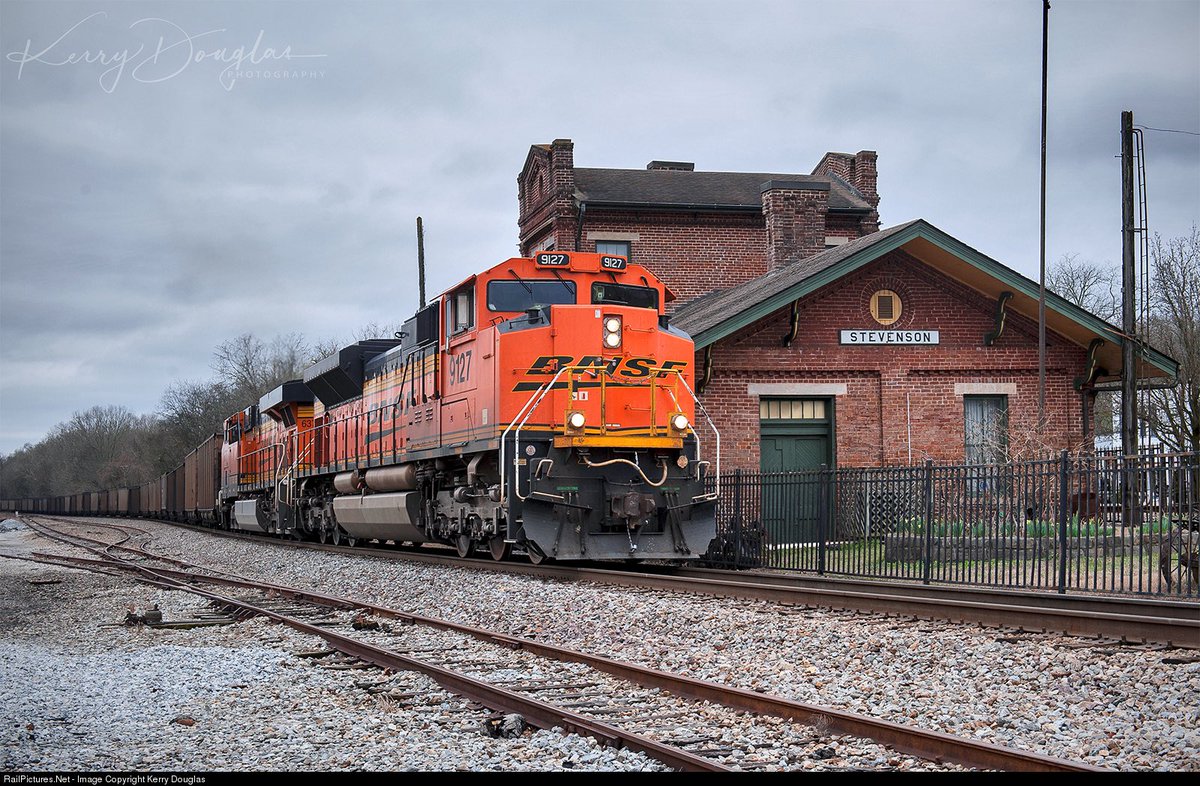 pics_train's tweet photo. BNSF Railway - EMD SD70ACe

Location: Stevenson, Alabama, USA

Locomotive #: BNSF 9127 - Train ID: NS 736

Photo Date: February 16, 2019
￼
By: Kerry Douglas

#trains https://t.co/2L5uTdD1WW