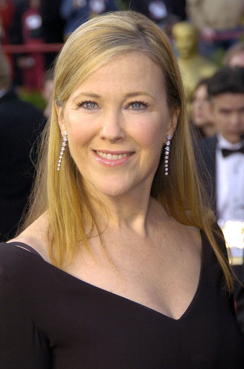 FoxNews's tweet photo. BREAKING: Actress Catherine O'Hara, known for 'Home Alone,' 'Schitt's Creek' and more, dead at 71, per reports https://t.co/bwklC2cdZ2
