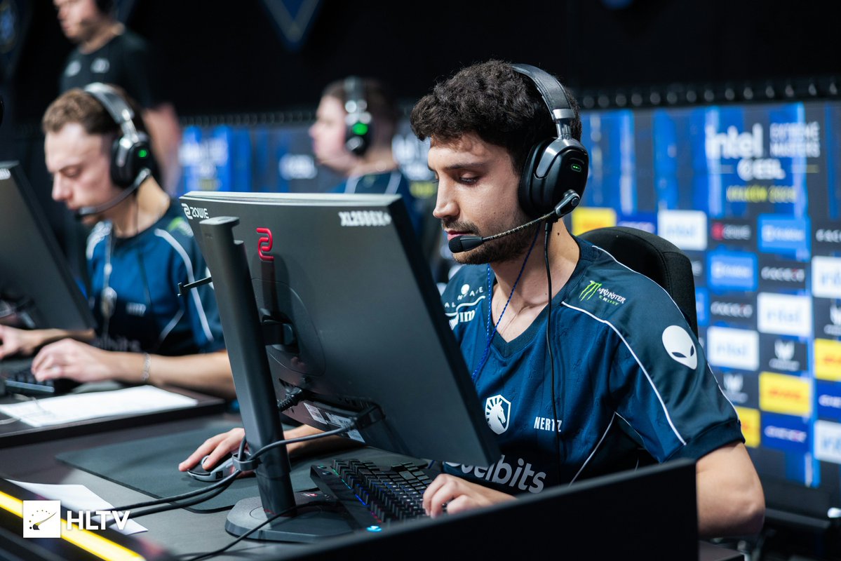 TeamLiquidCS's tweet image. We're LIVE vs @FUTesportsgg at @IEM Krakow 🇵🇱
🔵 Ancient
⚪️ Nuke
🔵 Mirage (decider)

Let's get this W to head to stage 2 and represent for the Polish boys!!! #LETSGOLIQUID 

Stream: twitch.tv/eslcsb