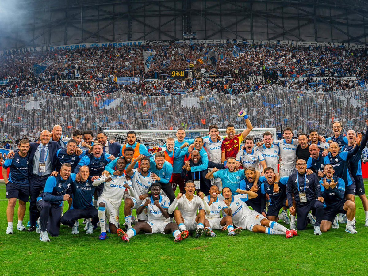 Prenez moi pour un fou si vous voulez, prenez moi pour un masochiste, mais je n'ai qu'une seule hâte c'est de déjà revoir mon Olympique demain. C'est pire qu'une drogue, pire que les sentiments. Les déceptions sont là, elles font mal et laissent des trâces, mais l'amour lui, ne