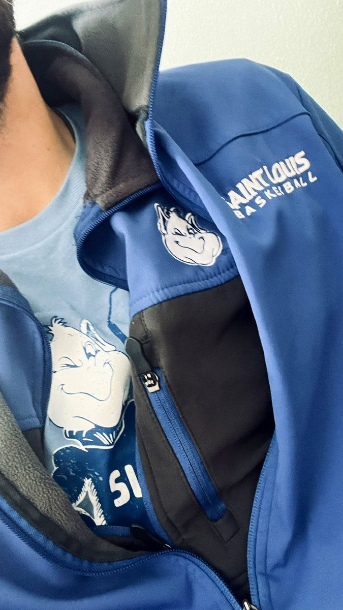 TheZinnMaster's tweet image. Layered up for tonight’s blizzard game between #SLU and #Dayton. 

#Billikens #RollBills #A10