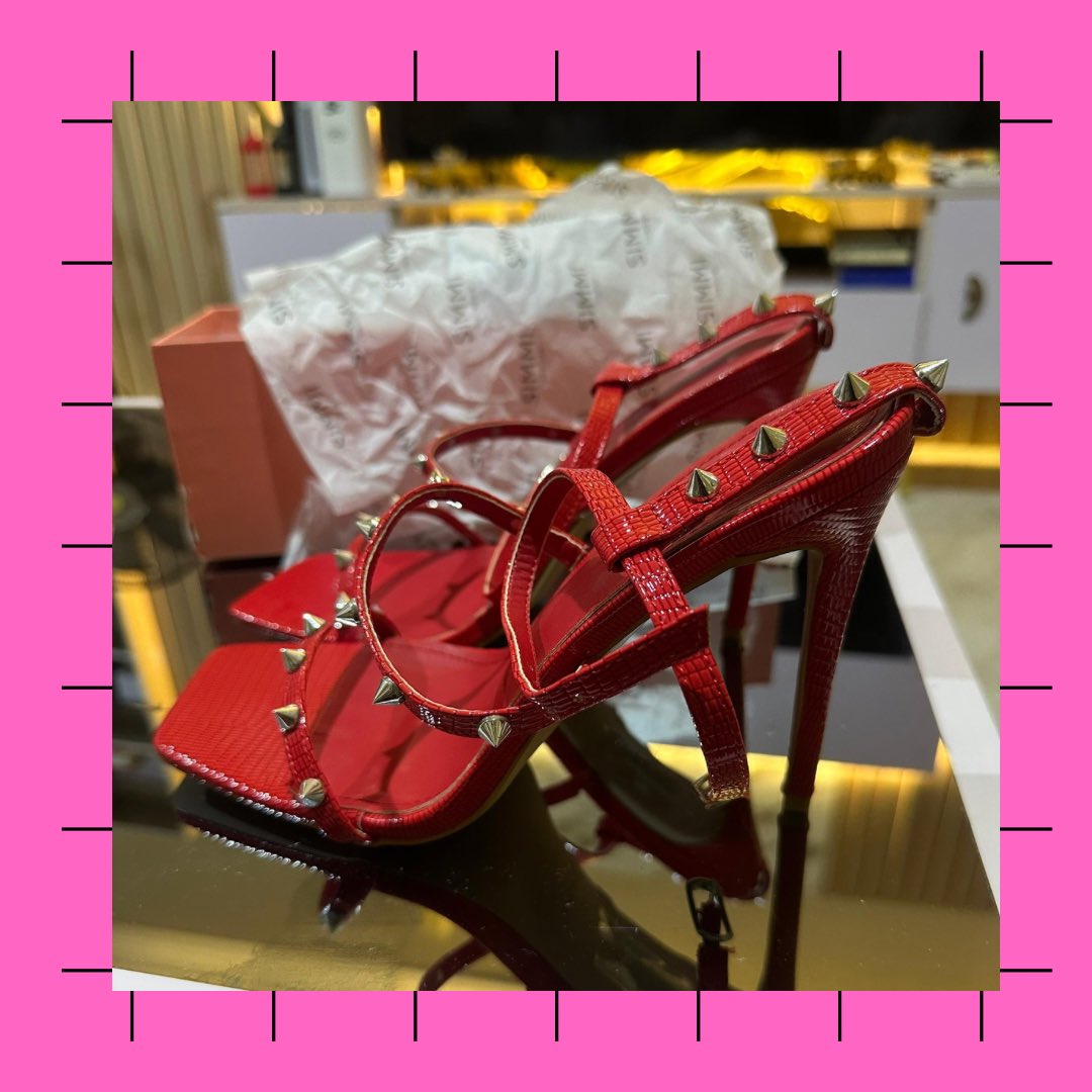 t2declutter's tweet image. Red Simmi London Studded Heels
Size : 41 wide fit (can fit a 42)
Price : N55,000
Condition : brand new and boxed 

Location : Surulere, Lagos