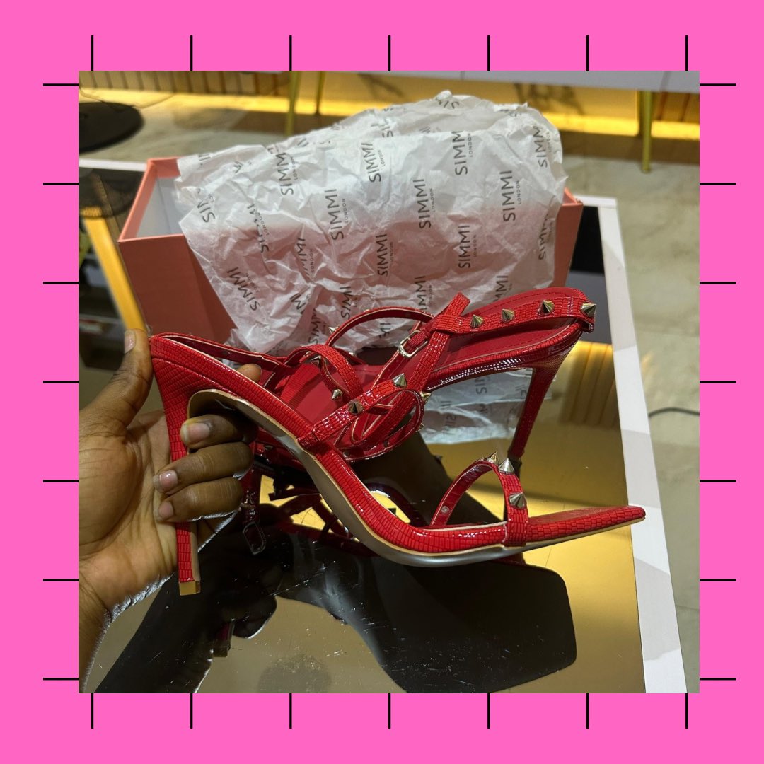 t2declutter's tweet image. Red Simmi London Studded Heels
Size : 41 wide fit (can fit a 42)
Price : N55,000
Condition : brand new and boxed 

Location : Surulere, Lagos