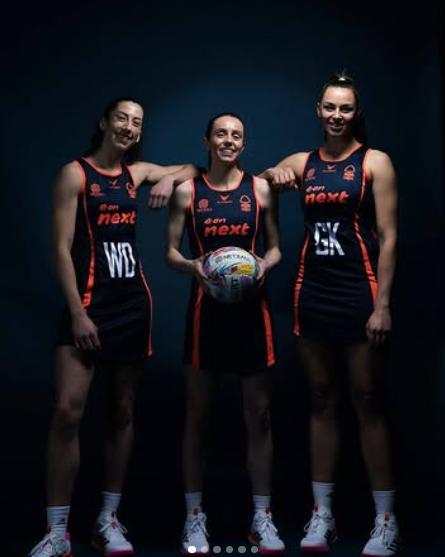 emilie 💌 tweet media