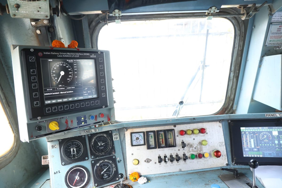 Kavach Rollout Gains Pace as Railways Sanctions ₹1,364 Crore for Key Upgrades