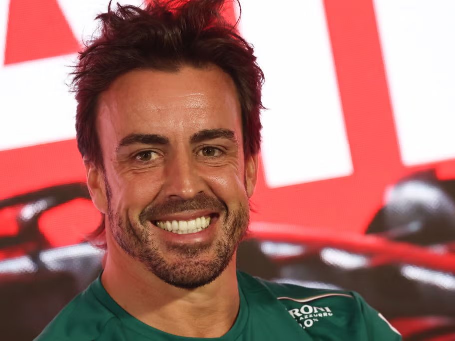 Nachez98's tweet image. 🚨 FERNANDO ALONSO:

👍 "El coche ha respondido BIEN"

"¿Newey? Siempre enseña algo"

💥 "Queda MÁS POR VENIR"

📰 @carlosmiquelf1