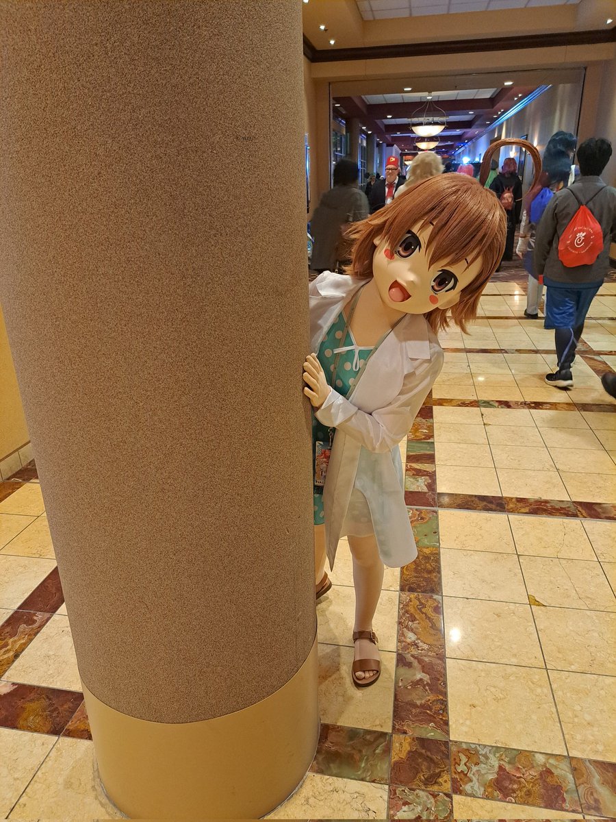 "This pillar was fun to play around! Says Misaka Misaka, running around it and playing peak a boo."

📸 <a href="/Tekkigu/">Tekkigu ~ てっきぐ</a>