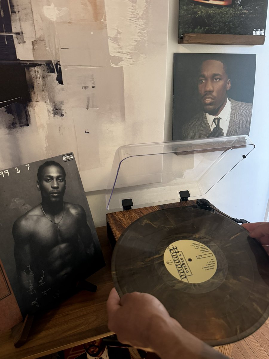 〽️ (@mvrzyflux) on Twitter photo 