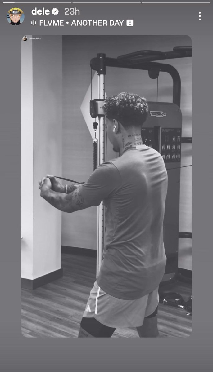 FlvmeSA's tweet photo. Crazy !!! @dele_official 🐐🥂 https://t.co/aSUaLbcT9T