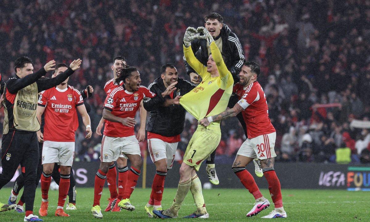 A_Veniaa's tweet photo. Le match d'une vie
Par @slbrbsa 
https://t.co/08vAZ2WE5S https://t.co/XixQYolXAr