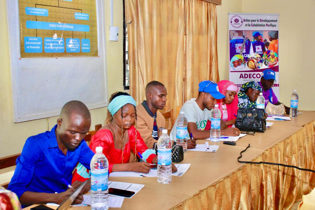 Adecopa_21's tweet photo. Le Programme Ambassadrices Genre &amp; HeForShe de l'ADECOPA est désormais lancé sur le terrain.
Du 29 au 30/01/2026 à Maroua, 18 jeunes ont été formé·e·s portant sur les VBG, la cybersécurité, la communication en ligne et le leadership guidés d'une visite de terrain. 
 #VBG #Genre https://t.co/DviAwii4lG