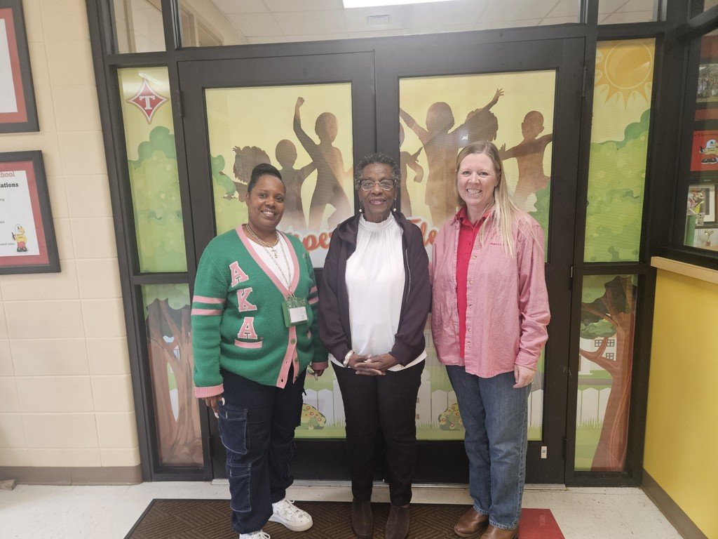 HarperEagles's tweet photo. New books have arrived at a little library near you thanks to Ms. Debra Bryant and the AKAs — grab a great read today! 📚✨#CommunityReads #SupportLocalLibraries https://t.co/UPwH3r9lWe