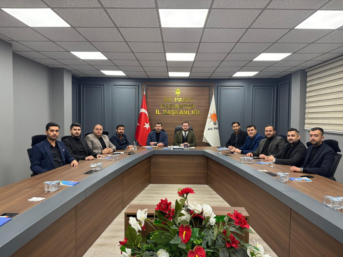 İl Gençlik Kolları Başkanımız Sayın Mustafa Durmuş başkanlığında, Güneydoğu Anadolu Bölge Koordinatörümüz Sayın Ferdi Şenel’in katılımlarıyla ilçe başkanlarımızla istişare toplantımızı gerçekleştirdik.

<a href="/ferdisenel25/">FERDİ ŞENEL</a> 
<a href="/avmustafadurmus/">Av. Mustafa Durmuş</a> 
<a href="/mikramarslan/">Muhammet İkram Arslan</a> 
<a href="/bese_yakup/">Yakup Beşe🇹🇷</a> 
<a href="/seyithasancinar/">Hasan ÇINAR</a>