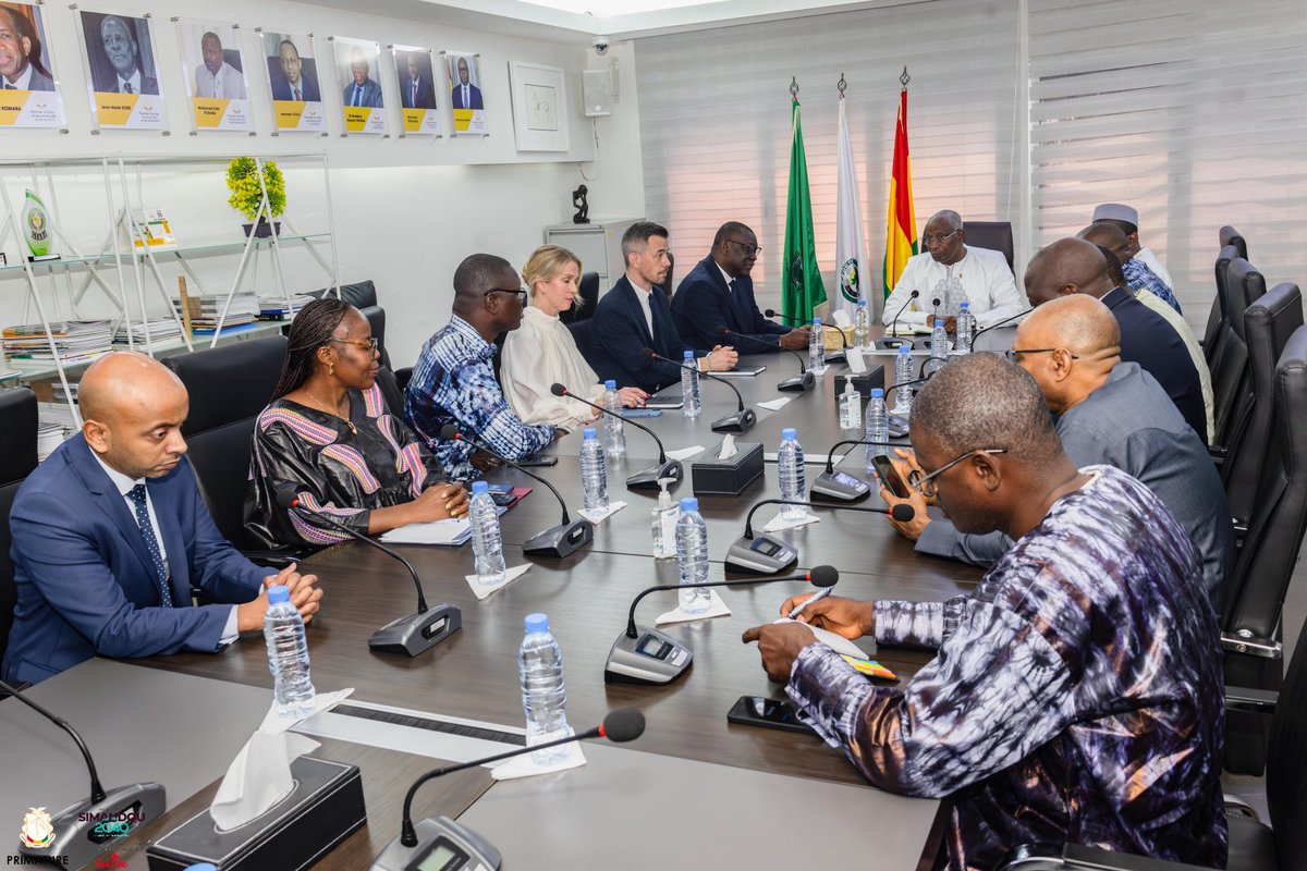 bahourykigna's tweet photo. Je salue l’engagement du Royaume du Danemark pour le financement de deux projets majeurs en Guinée : Koukoutamba et la route 2x2 Kindia–Télimélé–Gaoual.
Un nouvel élan est enclenché. L’avenir se construit ensemble.
@presi_doumbouya 
@PrimatureGN https://t.co/SKqSGEjhYM