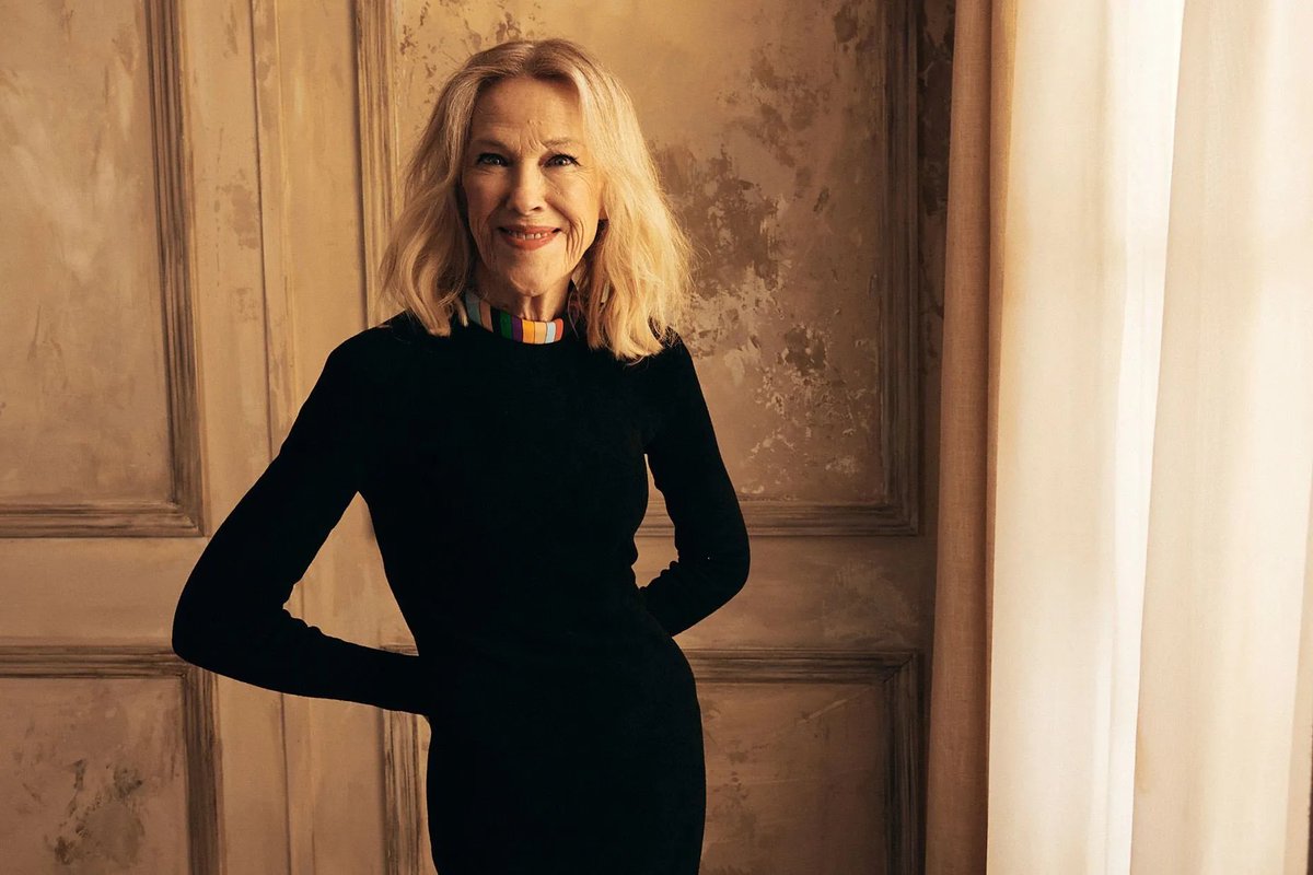 theinbetweeniez's tweet photo. Sleep tight Catherine O’Hara, you will always be our Moira Rose 🕊️🤍 https://t.co/bgeTJVb8KL