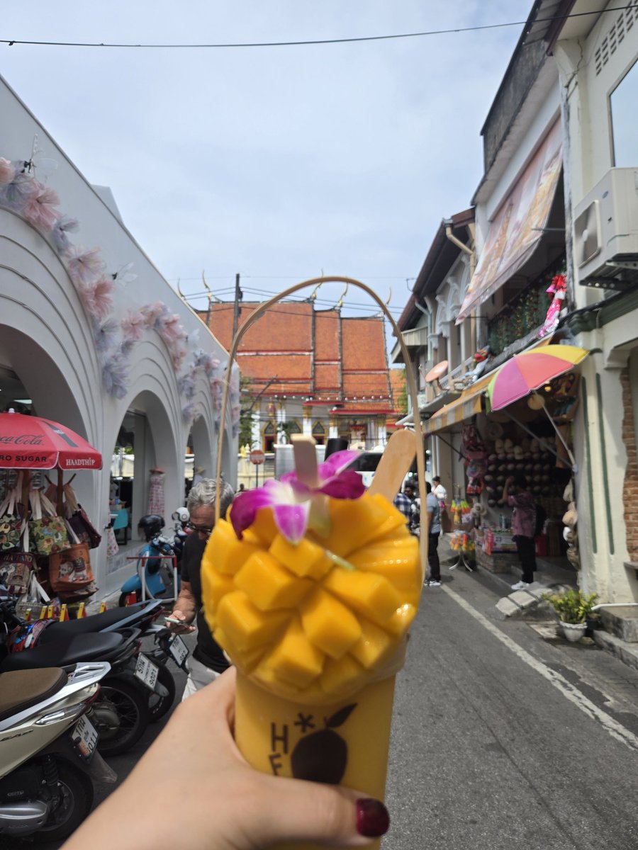 Ga_w_se's tweet photo. Tropikal terapi 🎈✨️

#phuket
#summer2026 https://t.co/UKvx7igvcC