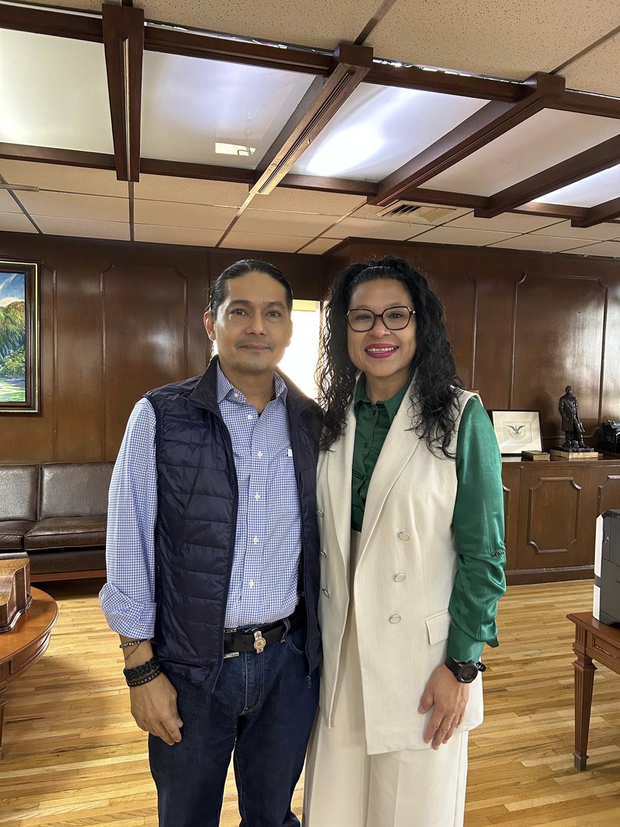 Esta tarde me reuní con Héctor Muñoz Ibarra, Director General del Registro Público de la Propiedad. 🤝
Seguiremos trabajando en coordinación para fortalecer y mejorar los procesos que brindan certeza y seguridad jurídica a las y los habitantes de nuestra ciudad. 🏠⚖️