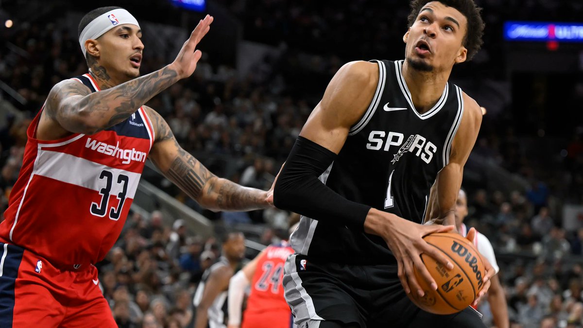 PIRATASBASKET's tweet image. NBA Opinion 🇺🇸🏀

The NBA doesn’t improvise: it plans.
And within that plan, one pattern keeps repeating… French big men.
Not a trend. Not a coincidence. Long-term strategy.
👉 piratasdelbasket.net/the-nba-the-lo…
#NBA #Draft #Scouting