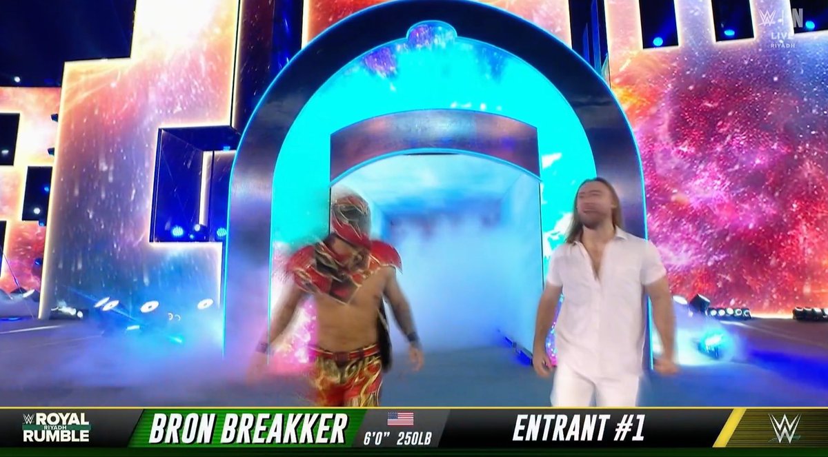 DownLoadTheDJ's tweet photo. Productionnnnnn howwww you let this happennnnn….  #SmackDown https://t.co/WZd6ro57an