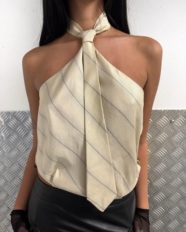 saintdoII's tweet image. alexander mcqueen spring 2001 ‘voss’ tie top