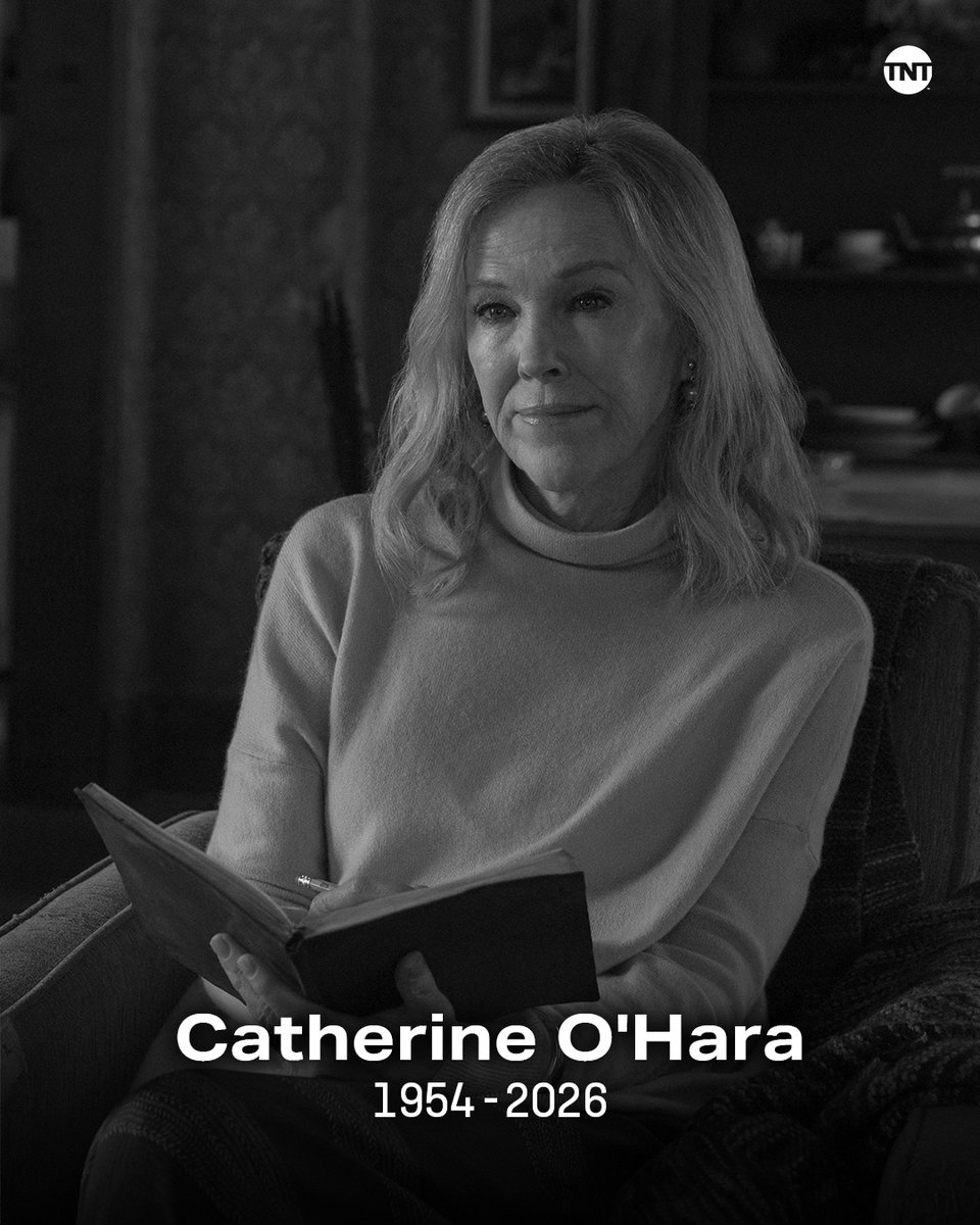 TNTLA's tweet image. Hoy el cine y la televisión están de luto.

Despedimos a Catherine O'Hara, quien nos regaló risas, emoción y personajes que quedaran por siempre en nuestros corazones 🖤🎬