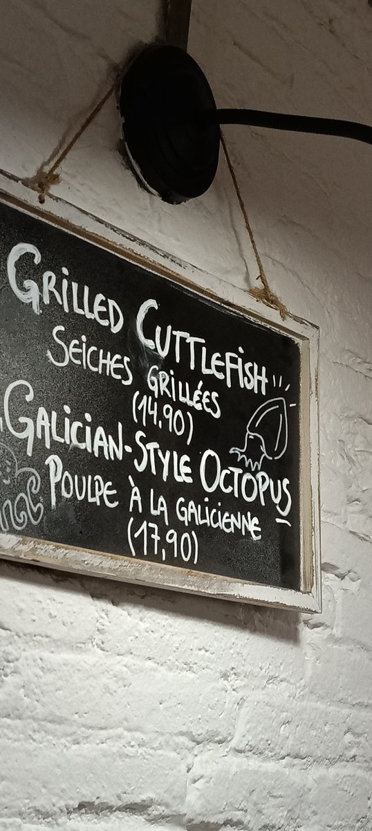 Pl. del Pi de Barcelona. Ojut, es menja bé pica pica, appetizers!