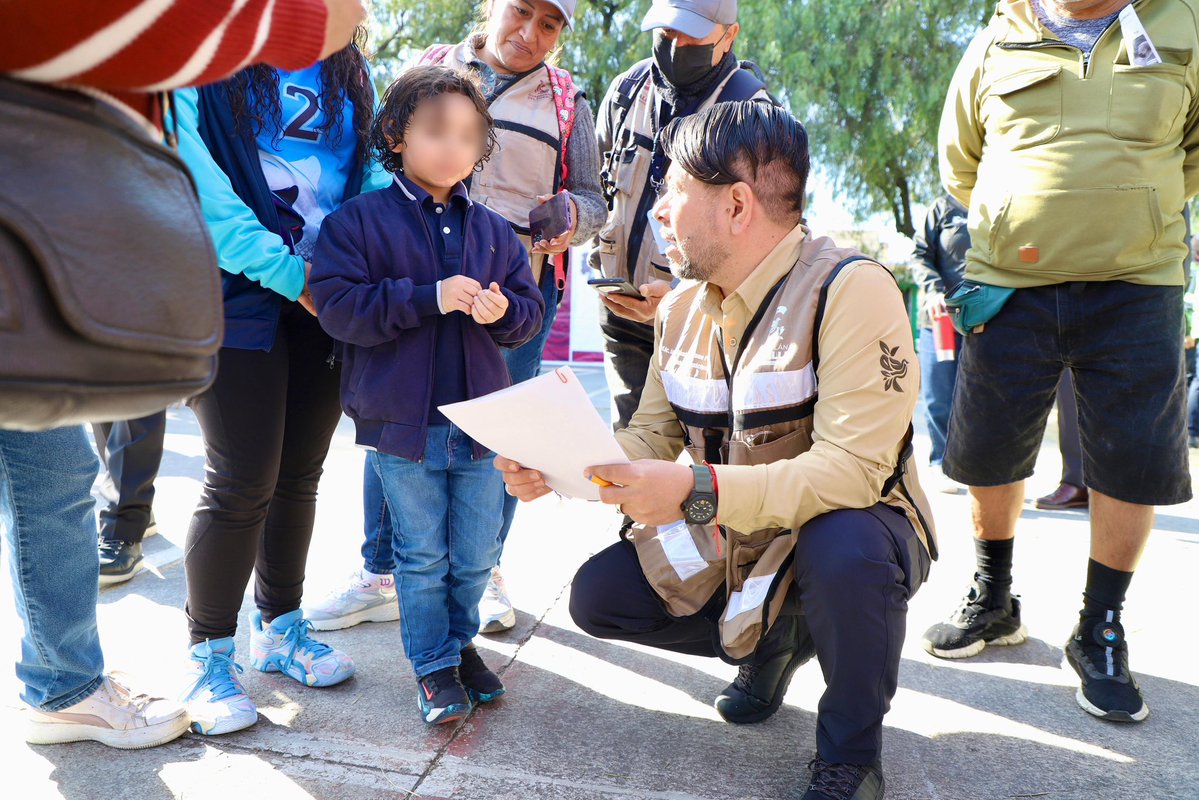 daniel_ser's tweet image. Combatir el delito y generar entornos de paz no sólo implica la acción policial directa. Inicia con la generación de armonía desde las causas de fondo: el deporte, la cultura, los espacios públicos recuperados, limpios, iluminados.🍃🏞️

Por ello, nos da mucho gusto arrancar con…