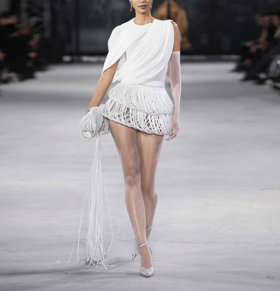Olandria in Do Long! YES PLEASE!!!

OLANDRIA FOR HAUTE COUTURE #OlandriaxHauteCoutureSS26 #HauteCoutureWeek