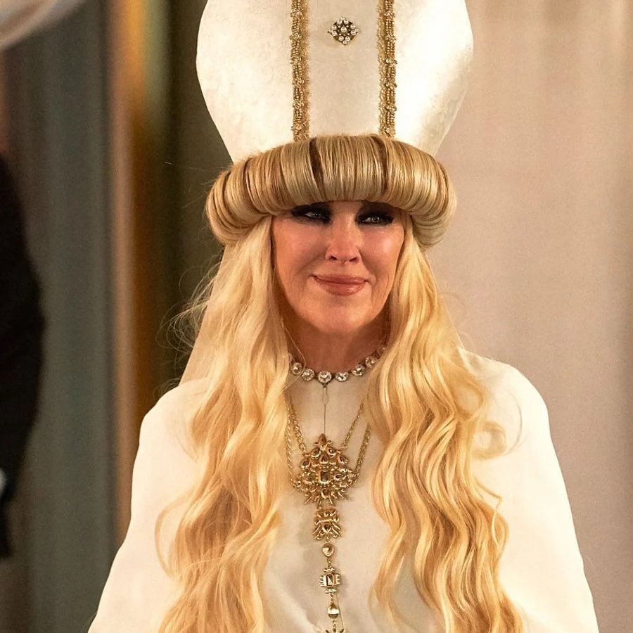 abefr0man_'s tweet photo. moira rose is one of the greatest characters of all time n made me cry laughing more times than i can count. catherine o’hara being an all-timer legend is not even a big enough description man i’m gutted https://t.co/4nVjWymuYX