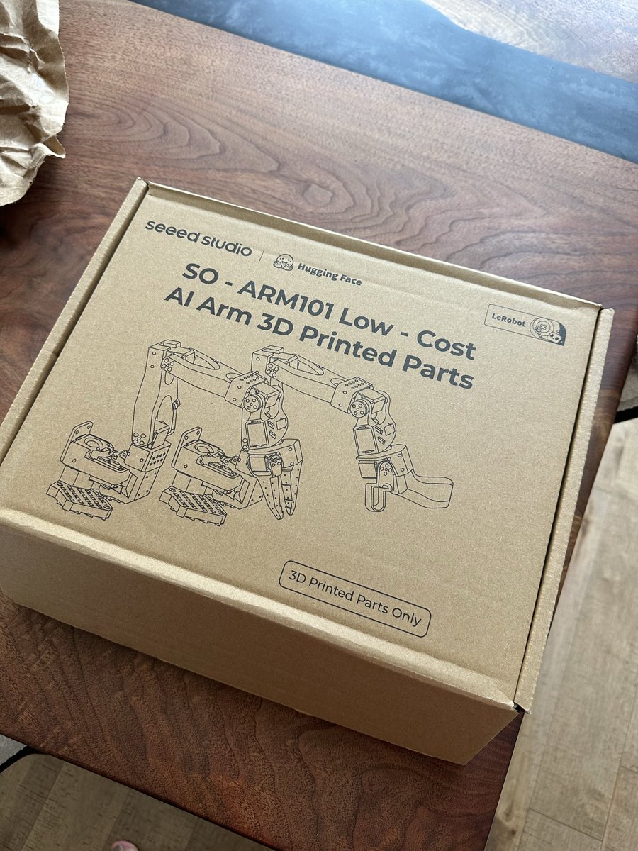 iamashm's tweet photo. Excited to dig in this weekend - feels like the good old RepRap days of building your own 3D printer! #lerobot https://t.co/DaytkCGKGH