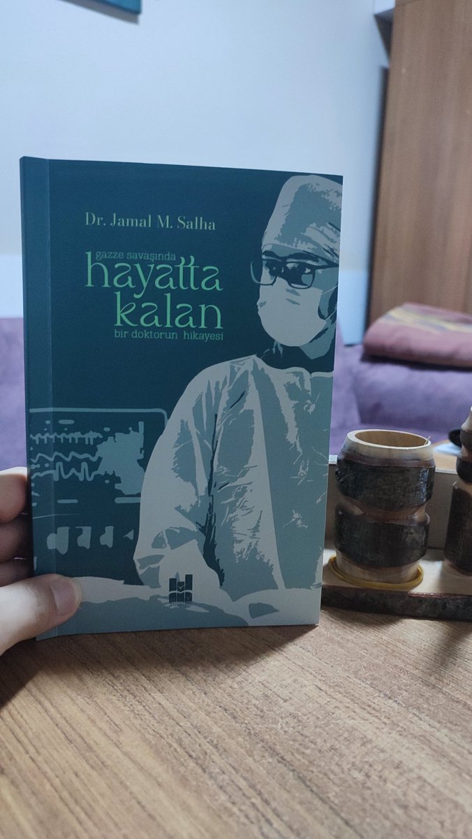 Filistin'de olanları bir hastanenin içinden anlatmak! Kitap 98 sayfa fakat ağırlığının çok üzerinde bir yük taşıyor. Bir gecemizi “Hayatta Kalan” kitabını okuyarak bu yüke ortak olmaya adamak gerek. 
#kitaptavsiyesi <a href="/mgvyayinlari/">MGV Yayınları</a>