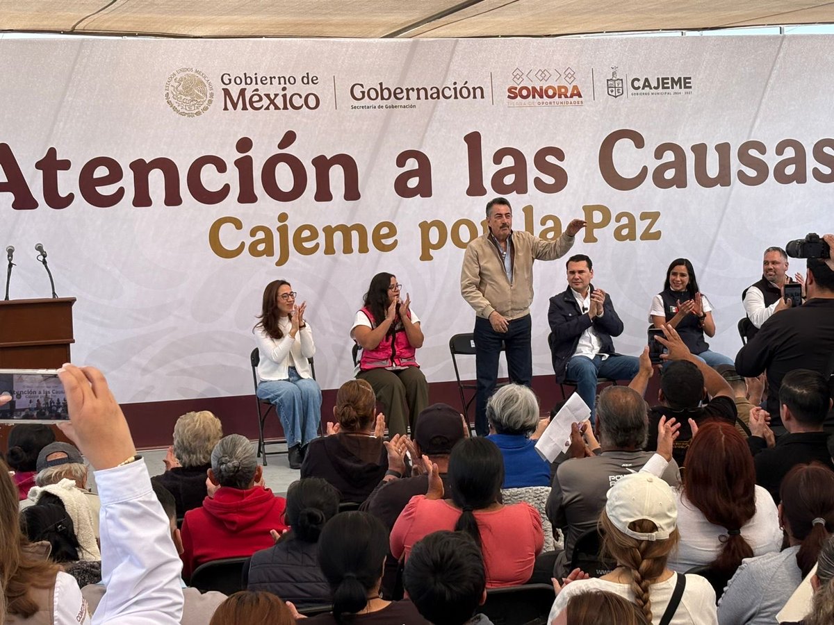ritaburgos10's tweet photo. Representé al Secretario Braulio Martínez Navarrete de ⁦@SonoraSeguridad⁩ en feria de servicios “Atención a las Causas Cajeme” más de 500 familias beneficiadas con los servicios que ofrecen en coordinación los tres niveles de gobiernos Municipal, Estatal y Federal. https://t.co/FOjUFDIbeA