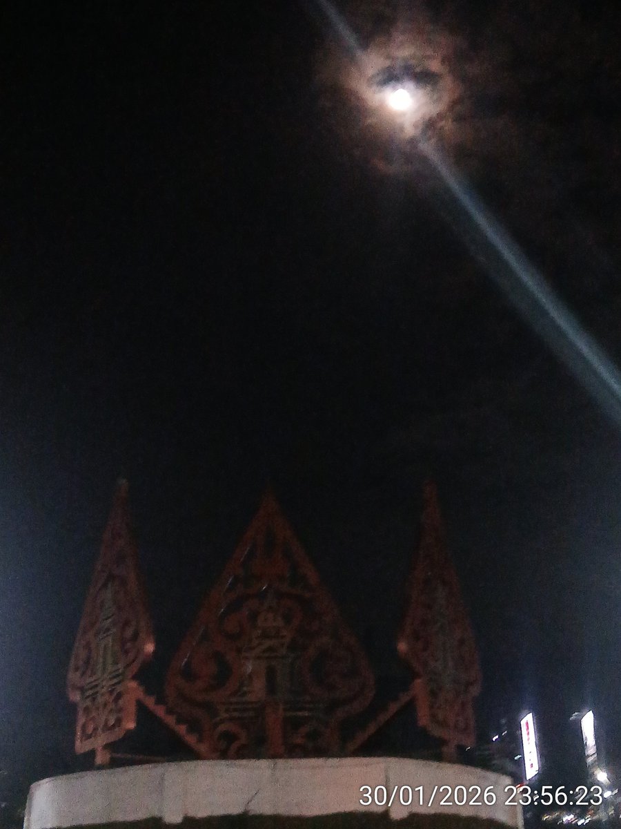 AEs43727's tweet photo. Bandungan Gass https://t.co/ID4LvZvO44
