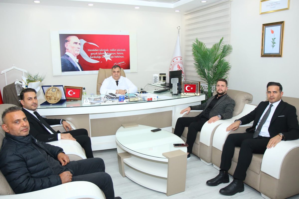 Balıklıgöl Devlet Hastanesi Başhekimi Uzm. Dr. Ahmet Hamdi Peltek’i Genel Başkanımız @Sedat_akdag63 Başkan Yar <a href="/AdnanAksoyyy/">Adnan Aksoy 🇹🇷</a> ve Şehit Abisi Halil Kurt ile birlikte makamında ziyaret ettik.
Nazik ev sahipliği ve misafirperverlikleri için kendilerine teşekkür ederiz