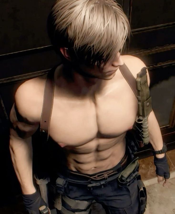 KennedysFave's tweet image. those look heavy Leon, I can help hold them for you 🤲