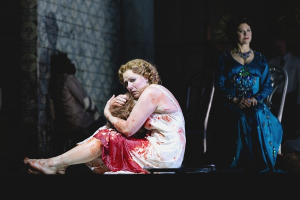 BuzzCenterStage's tweet image. "Lyric gives us a fine production." @LyricOpera #salome #opera #richardstraus buzznews.net/theatre/theatr…
