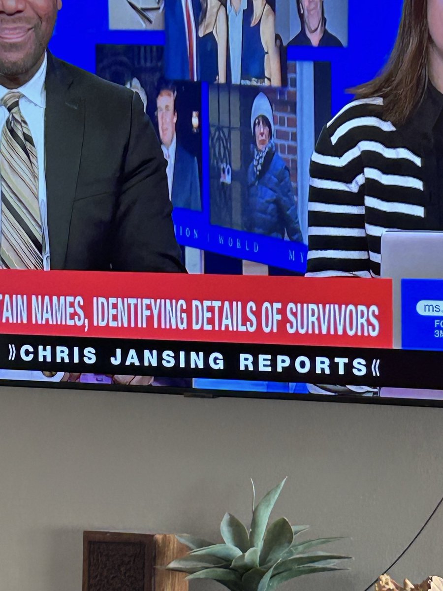 ahhhSHARKahhh's tweet photo. Breaking🚨: DOJ purposely release victim/survivor identities including un-redacted survivor driver license to chill other survivors into not coming forward against Trump/Epstein. 

#EpsteinTrumpFiles #EpsteinTrumpCoverUp #Trumppedoring https://t.co/8dhgVzaBmG