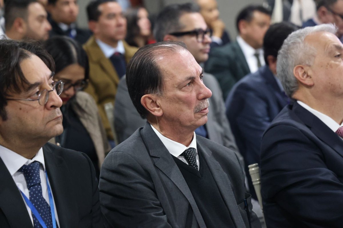 1/2 Saludamos el compromiso de la <a href="/FiscaliaNL/">Fiscalía Nuevo León</a> para fortalecer la investigación y el acceso a la justicia para personas defensoras de derechos humanos y periodistas. Esto, tras la firma de un acuerdo que hace obligatoria la aplicación de las recomendaciones de la publicación