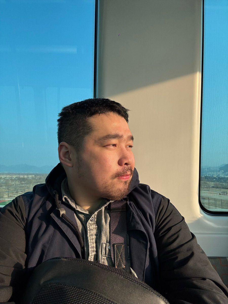 thicktoastb's tweet photo. I like taking trains! https://t.co/JTFbdPDdDE