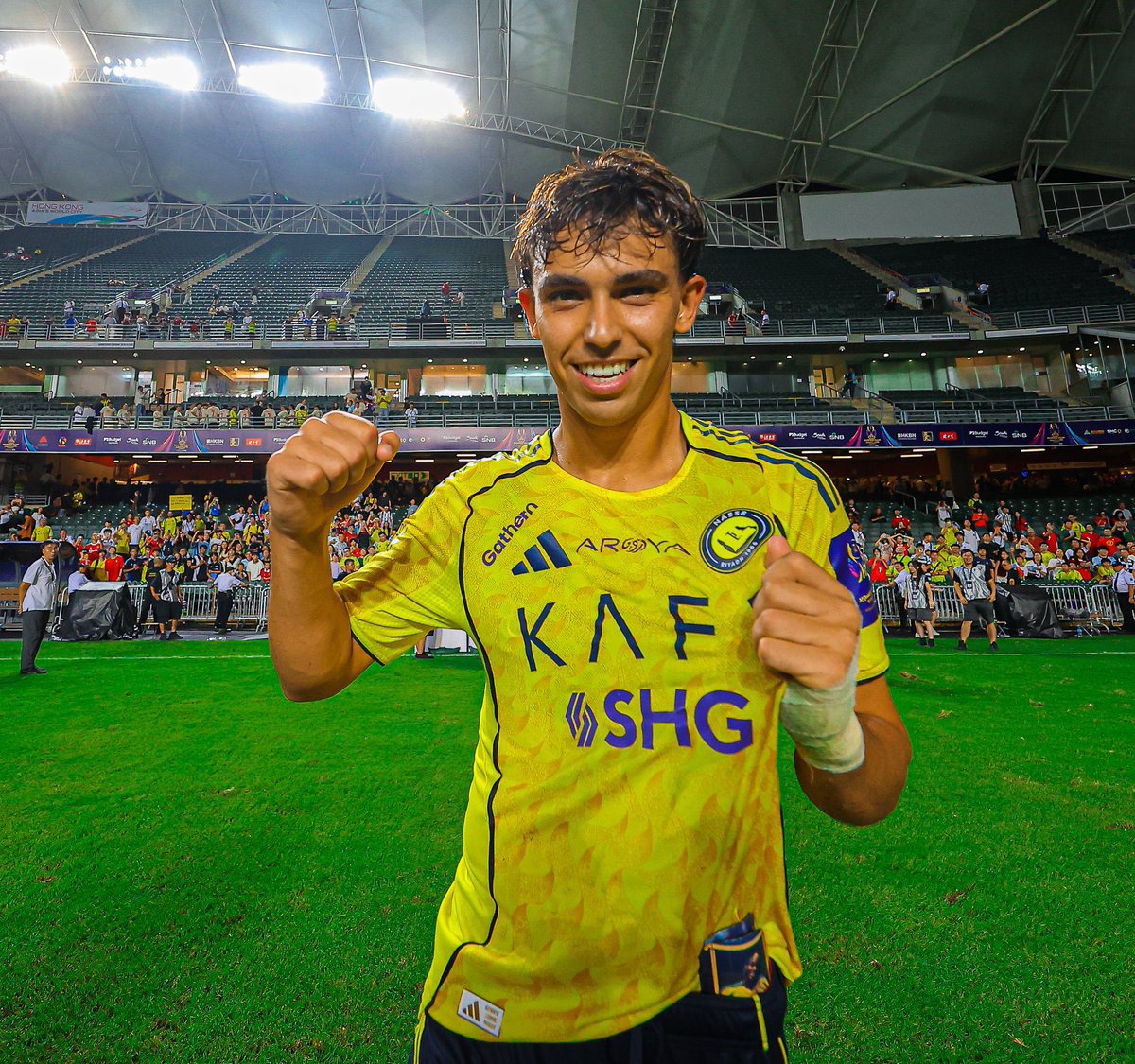 ما توقعت واحد بالمية انه يقدم شي لنا لكن الصدمة أنه جالس يقدم أعظم مستويات مسيرته معنا من تسجيل وصناعة ويسوي كل شي بالملعب 

صفقة عظيمة جداً 💛