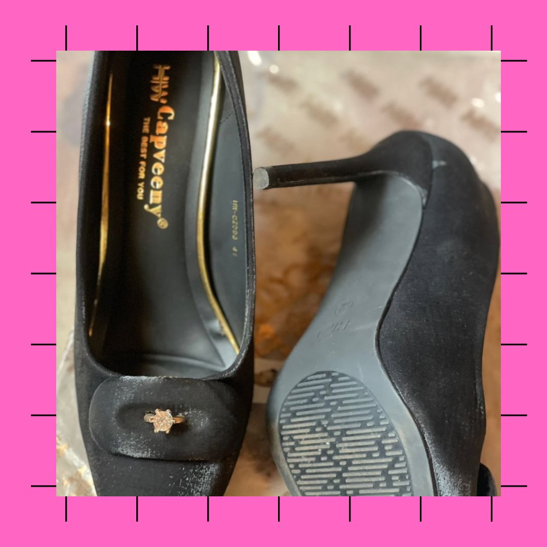 t2declutter's tweet image. Black shoes 
Size : 41 
Price : N30,000
Condition : preloved (worn for a shoot) 

Location : Akure, Ondo