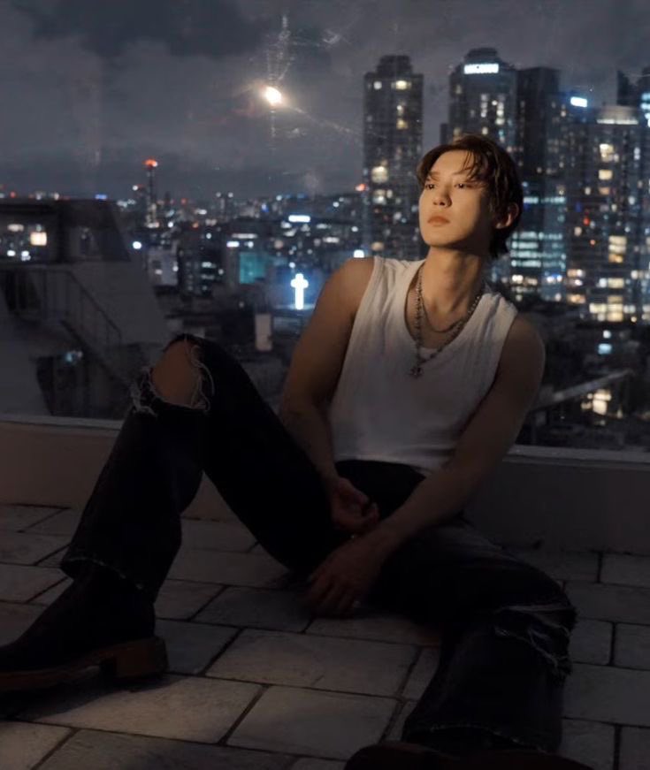 do you know what i love the most? fridays. being alone after a long week, doing nothing without any guilt and just enjoying the view from my balcony.