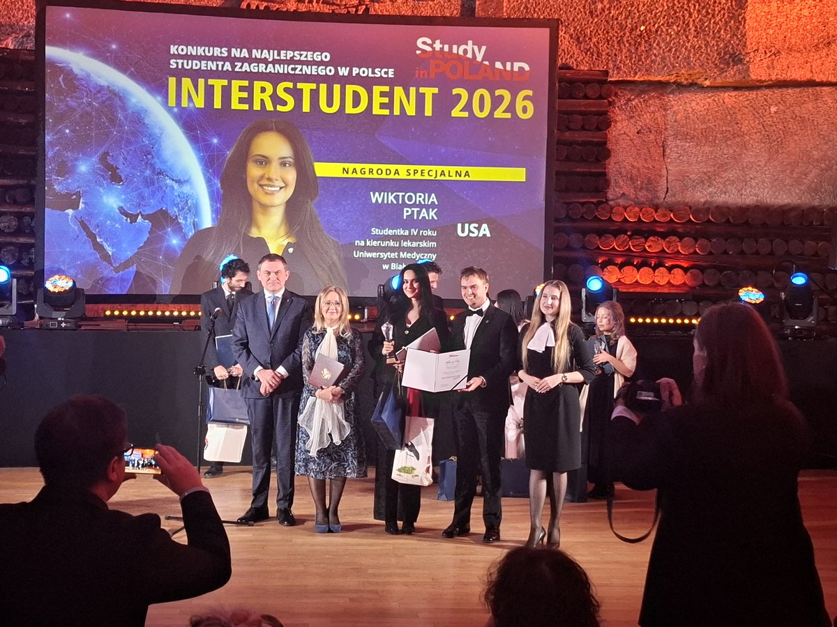 Polska's tweet photo. 🎓Najlepszy Student Polonijny – #Interstudent
Studia młodej Polonii w Polsce to element długofalowej polityki zagranicznej i inwestycja w przyszłe elity – naturalnych ambasadorów Polski. Konkurs @PerspektywyPL wzmacnia ten potencjał. @KRASP_pl https://t.co/MXSIvjBOsJ