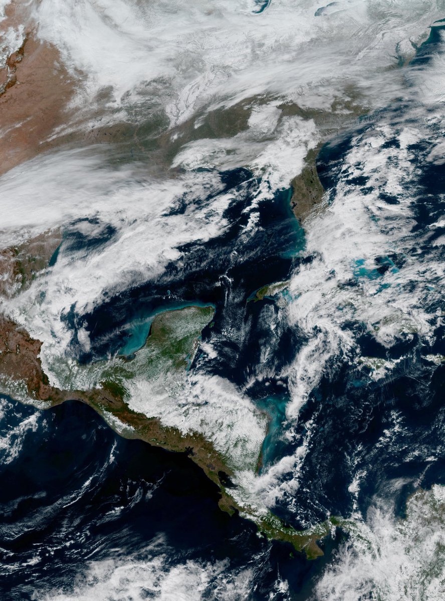 Nuestro país en medio de dos frentes fríos, uno extendido hasta Costa Rica y el siguiente y más potente ya en el Golfo de México.

Avanza velozmente y mañana llegará al país 🥶