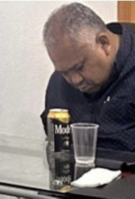MetroViralMx's tweet photo. Denuncian a Alto Funcionario del Sindicato del Metro Ciudad de México 🇲🇽 @MetroCDMX en estado de Ebriedad dentro de su área de Trabajo🍻🚨

Se llama Jose Noe Castillo Flores, titular de una parte de Vías⚠️

El Sindicato del #MetroCDMX protege a borrachos, v10*lad0*r€*s, Corruptos, etc…❌

@ClaraBrugadaM eres parte del problema… ya qué proteges a estos funcionarios 🫵🏼

@GobCDMX 
@GobiernoMX