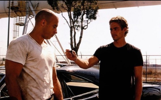adorocinema's tweet photo. Vin Diesel postou essa imagem nas redes sociais e anunciou que o último filme da franquia "Velozes e Furiosos" irá se chamar "Fast Forever" (Velozes e Furiosos Para Sempre em tradução literal) e chega aos cinemas em 17 de Março de 2028! https://t.co/SmMhQTgiSO