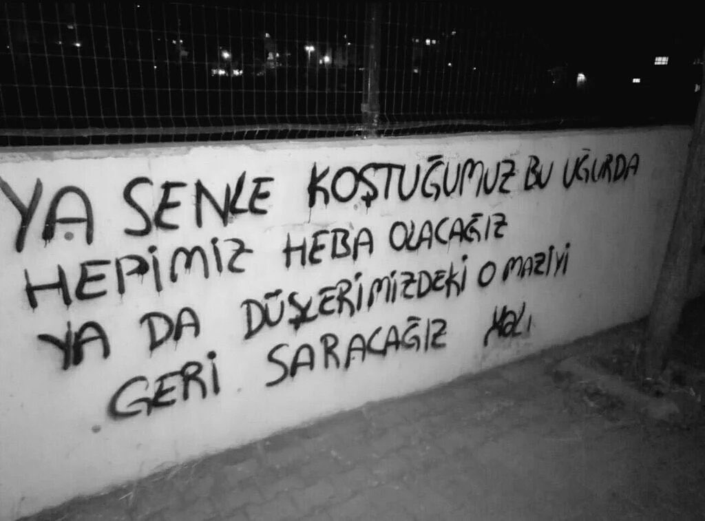 Ya senle koştuğumuz bu uğurda hepimiz heba olacağız ya da düşlerimizdeki o maziyi geri saracağız.

İyi geceler şanlı Göztepe taraftarları.

#Göztepe #YalıMedya
